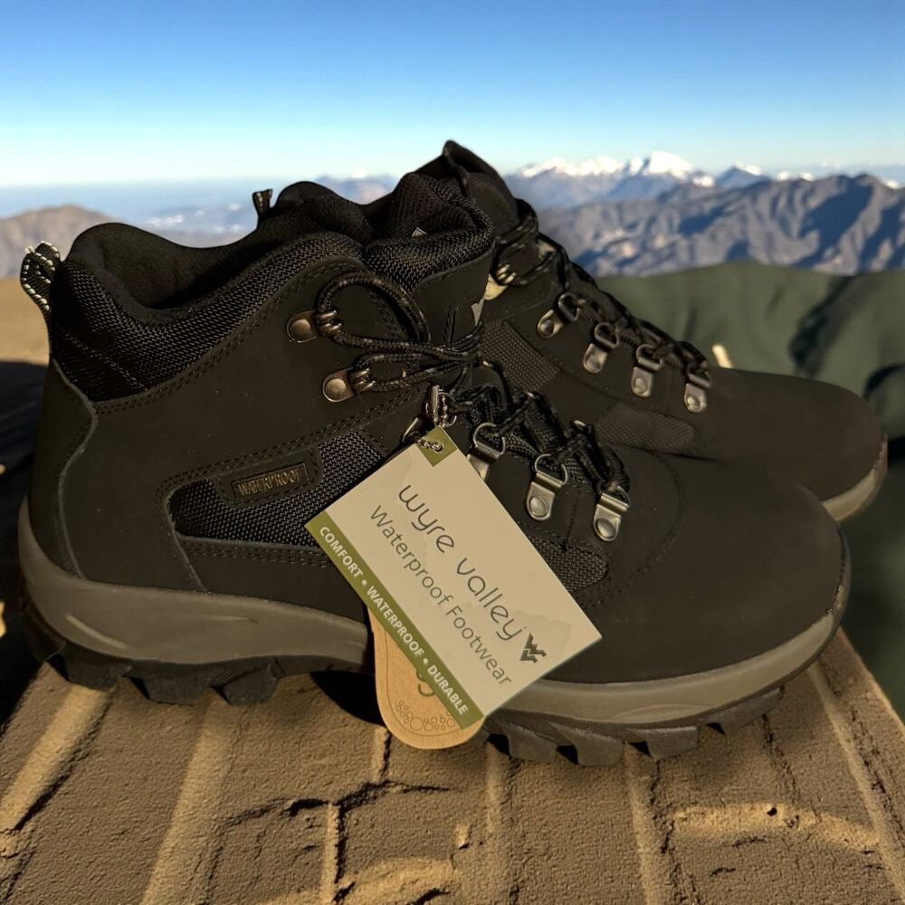 NWOT Men's Size 12 WYRE VALLEY Snowdon Black Leather Hiking Boots